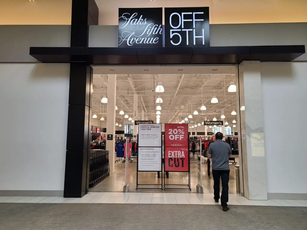 Saks off 5th Tsawwassen Mills